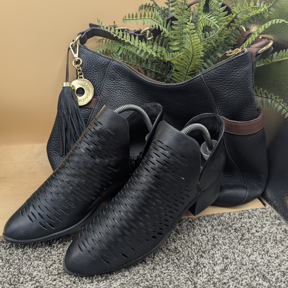 Coach Black Laser Cut  Zip Booties Women's Size 8.5 Boots With Leather Bag